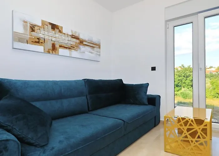 Apartman Adastra *