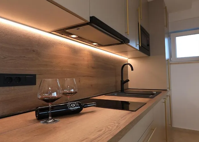 Adastra Apartman *