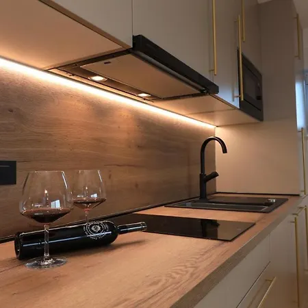 Adastra Apartment *