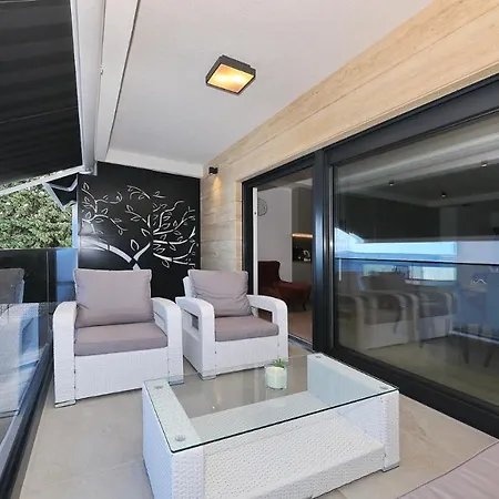 Apartment Adastra Maslenica
