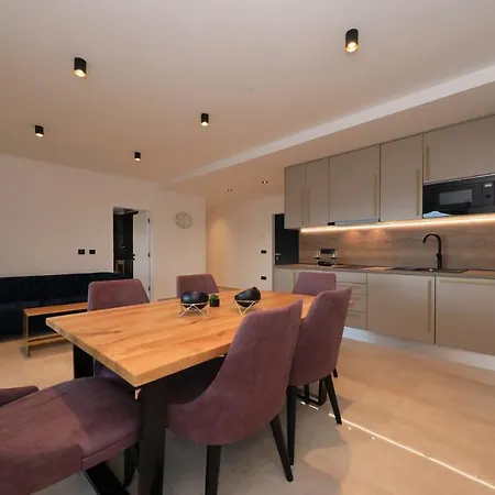 Adastra Apartment *