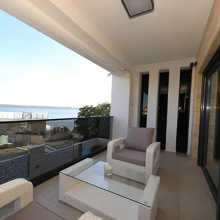 Apartamento Adastra Maslenica