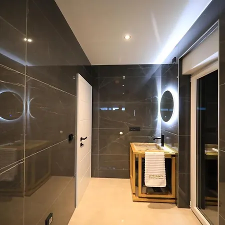 Adastra Apartment